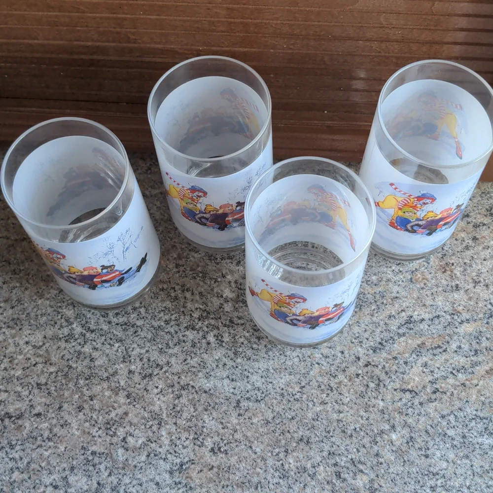 Vintage McDonald's Winter Scene Ronald McDonald Glasses- Set of 4